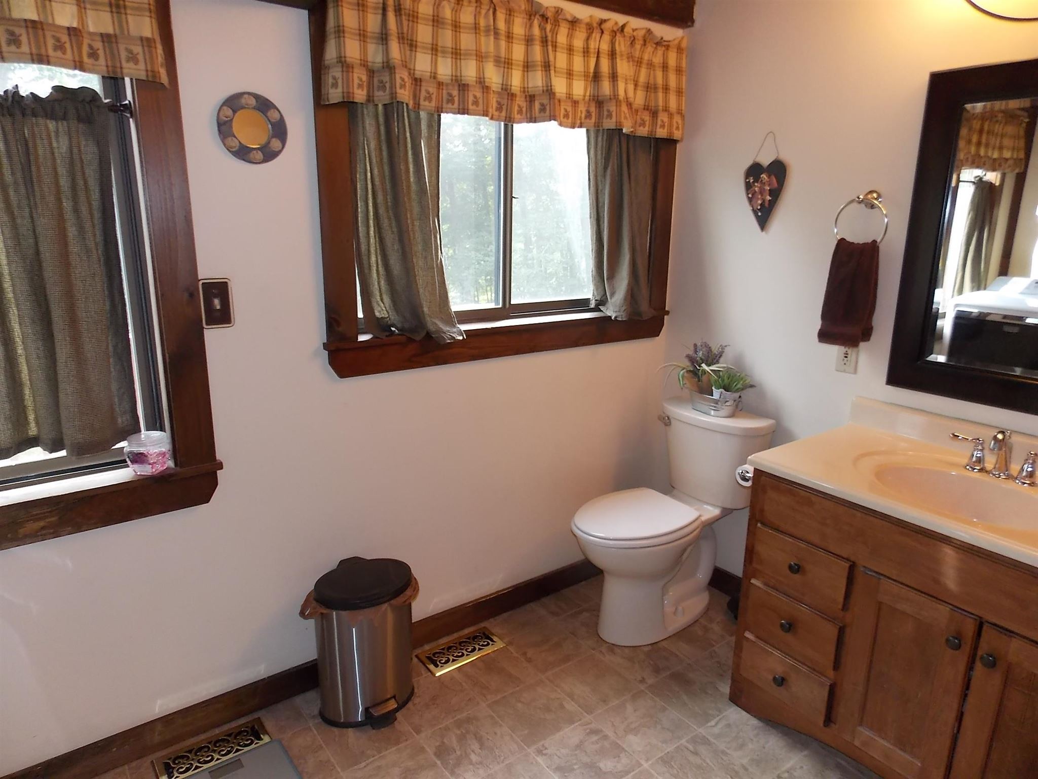 233 Robert Rogers Road Dunbarton, NH 03046 - Photo 17 of 35