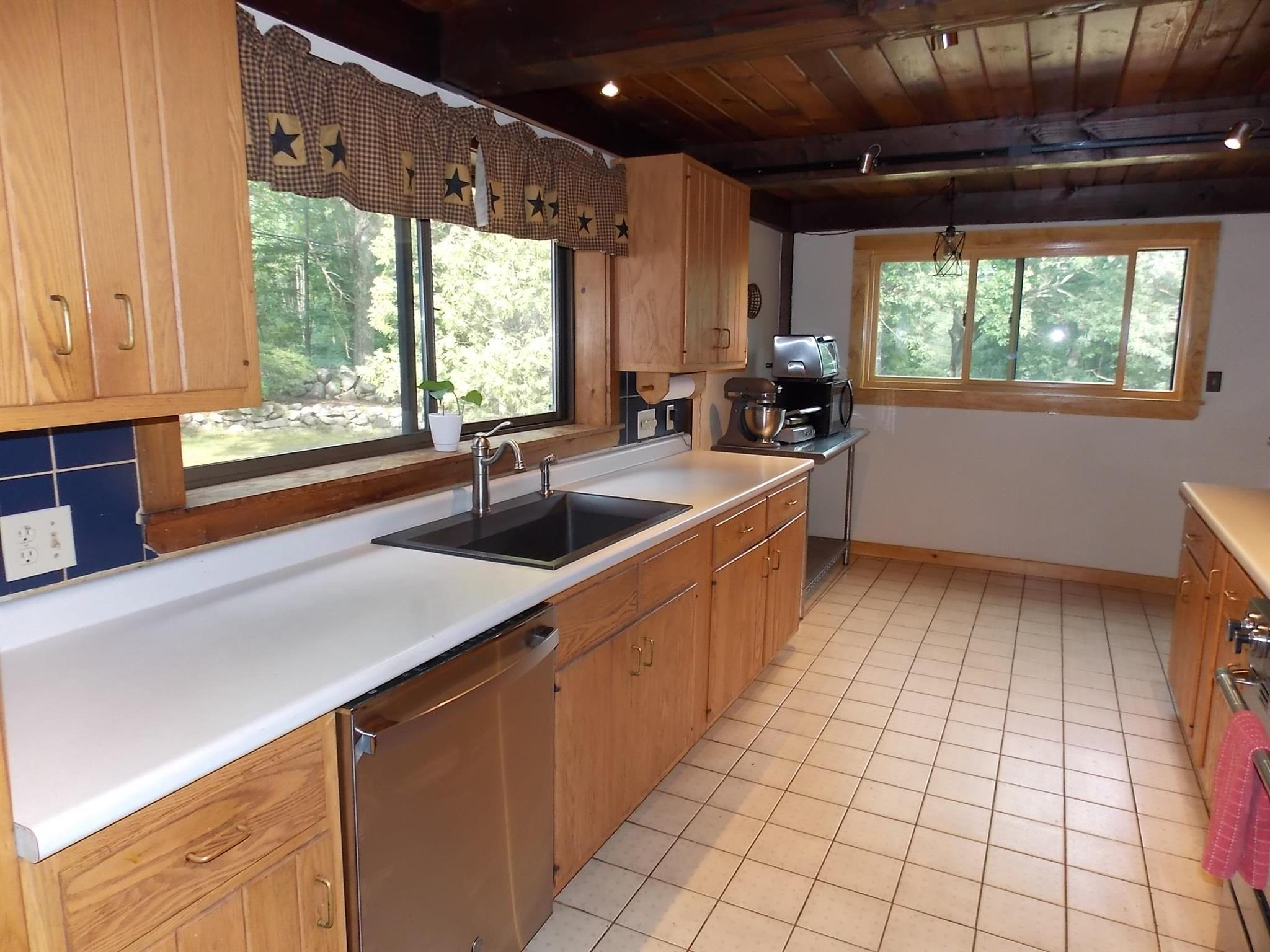 233 Robert Rogers Road Dunbarton, NH 03046 - Photo 8 of 35
