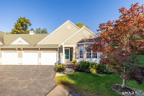 $439,900 | 10 Lantern Lane, Unit 10, Vernon, CT 06066
