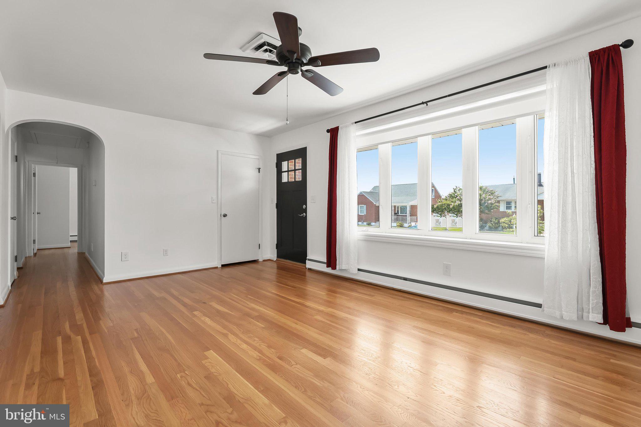 8813 Alnwick Road Baltimore, MD 21234 - Photo 9 of 42 Living Room