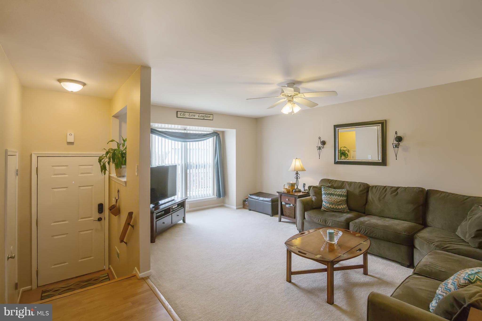 2027 Putnam Road Baltimore, MD 21227 - Photo 2 of 28 Living Room