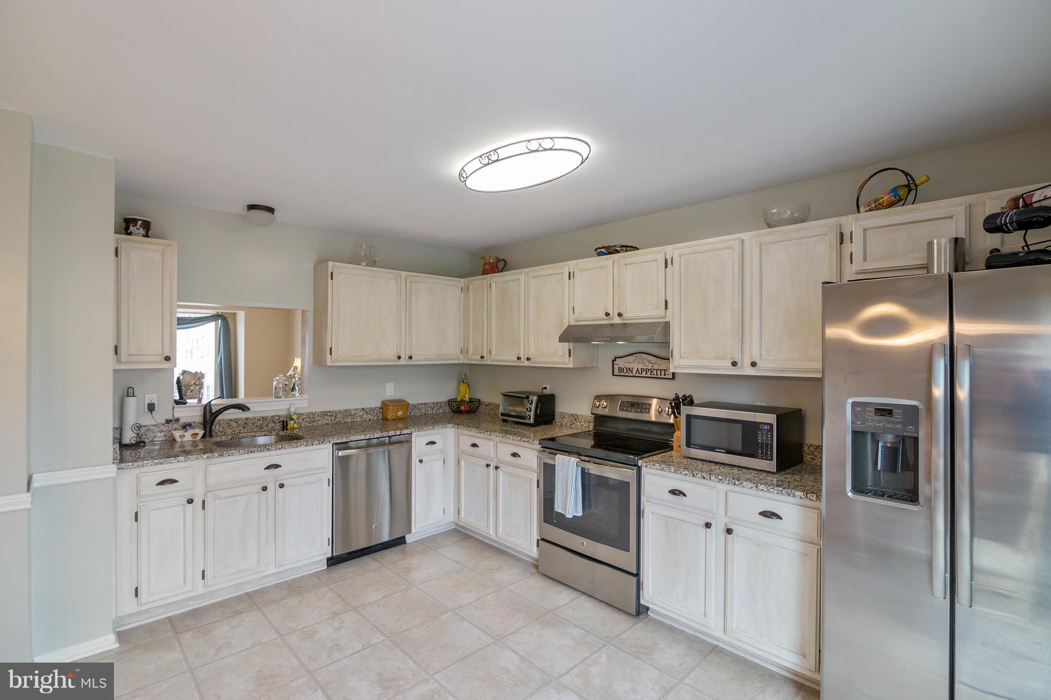 2027 Putnam Road Baltimore, MD 21227 - Photo 13 of 28 Kitchen