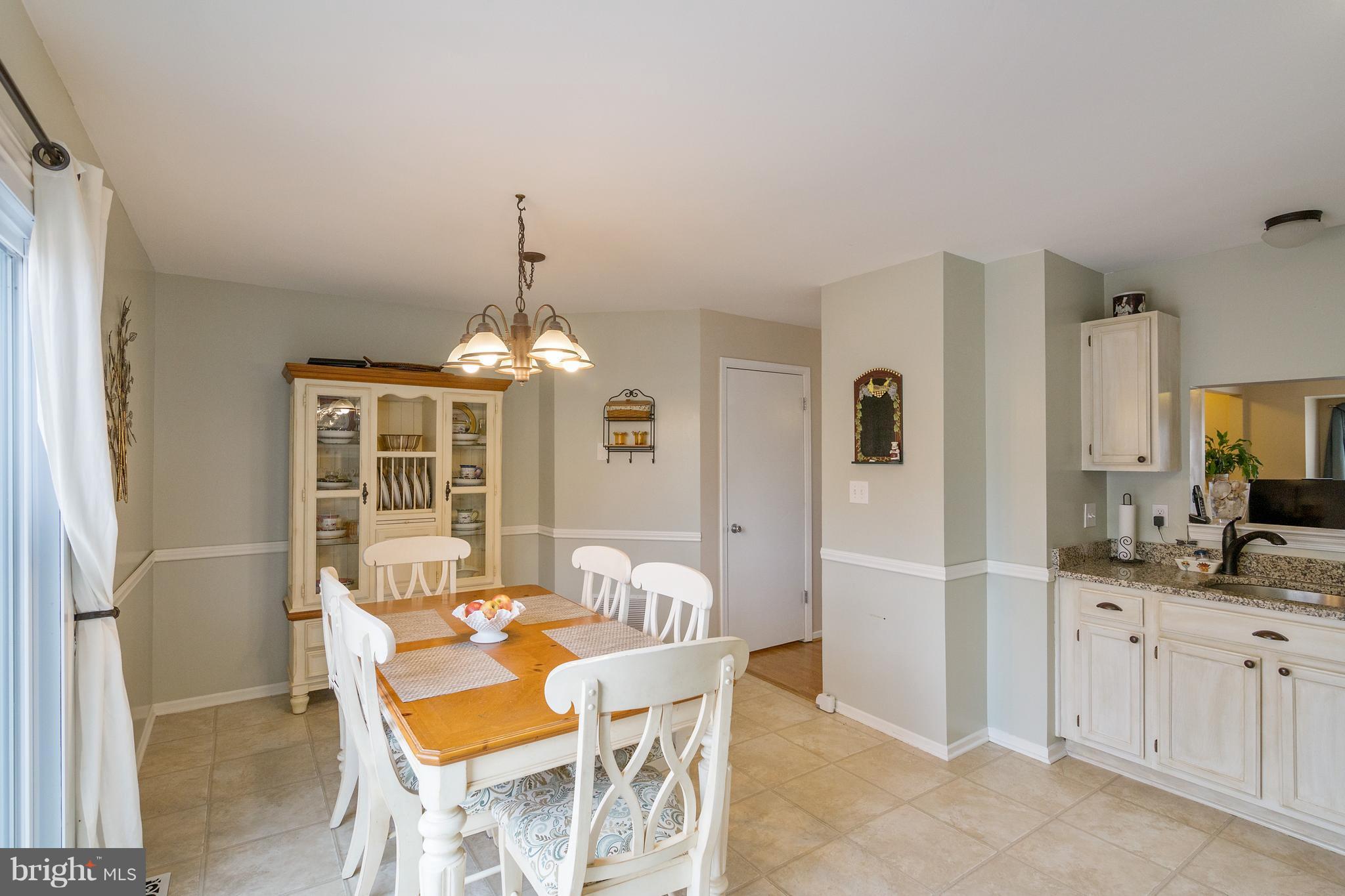2027 Putnam Road Baltimore, MD 21227 - Photo 9 of 28 Kitchen