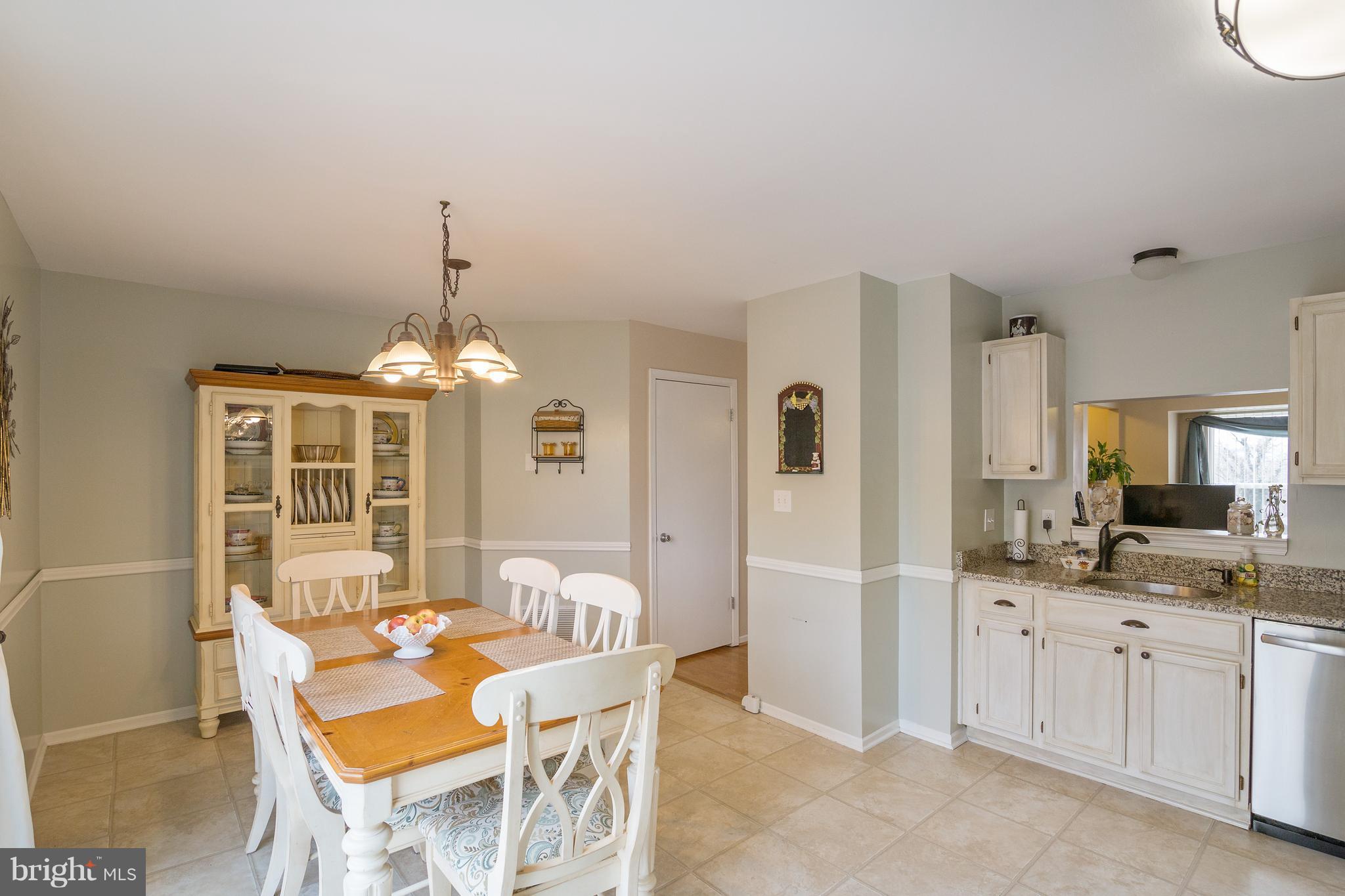 2027 Putnam Road Baltimore, MD 21227 - Photo 10 of 28 Kitchen