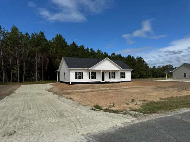 $312,900 | 461 Reeves Farm Road, St. George, SC 29477