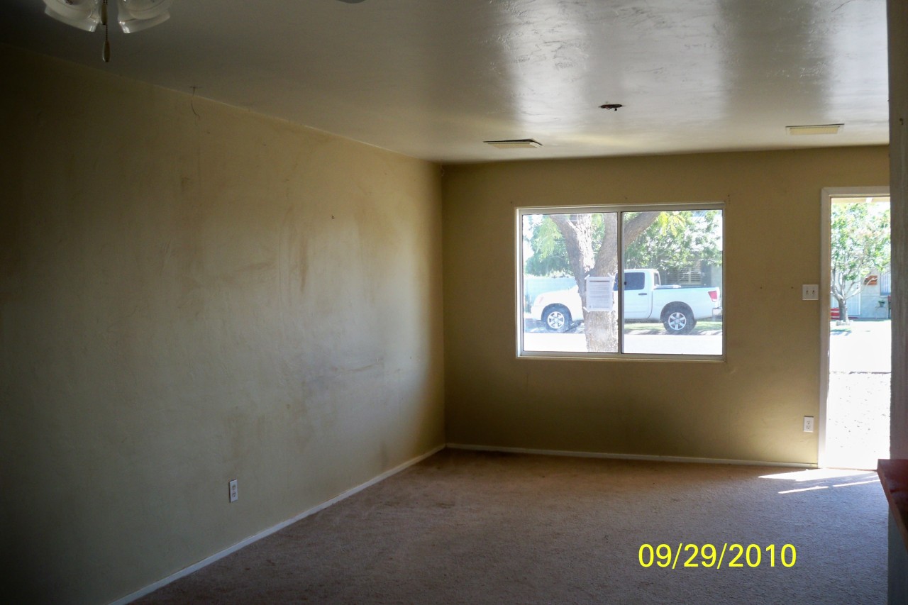 3436 West Rancho Drive Phoenix, AZ 85017 - Photo 2 of 8 Living room