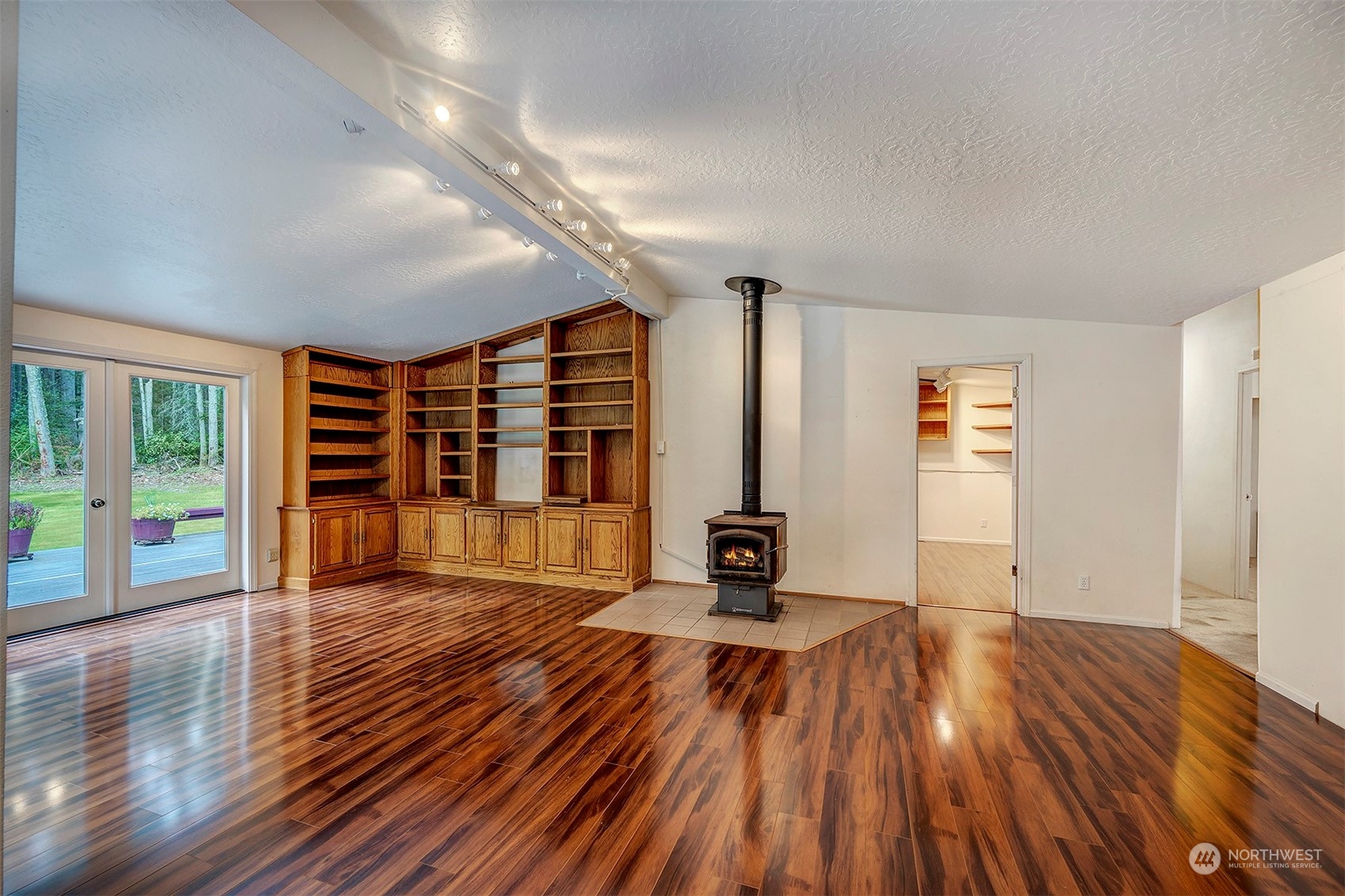 4214 Junco Road Greenbank, WA 98253 - Photo 11 of 29 Gallery Image 11