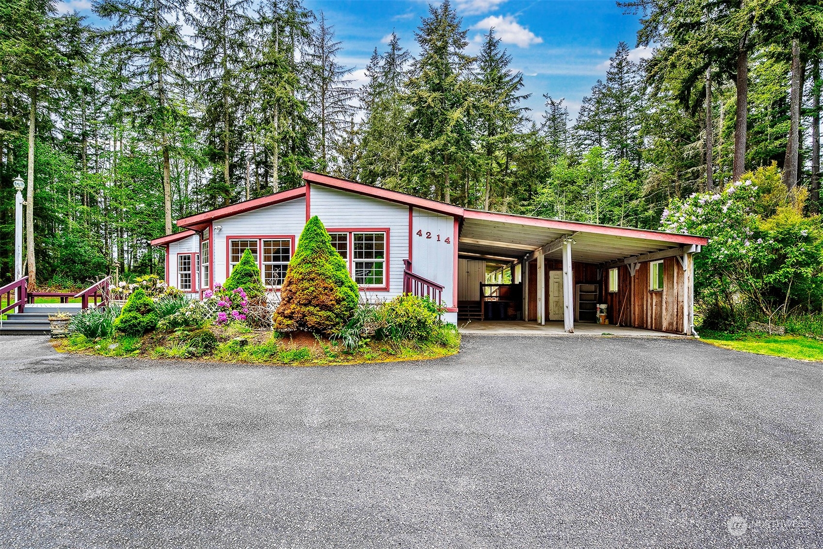 4214 Junco Road Greenbank, WA 98253 - Photo 2 of 29 Gallery Image 2