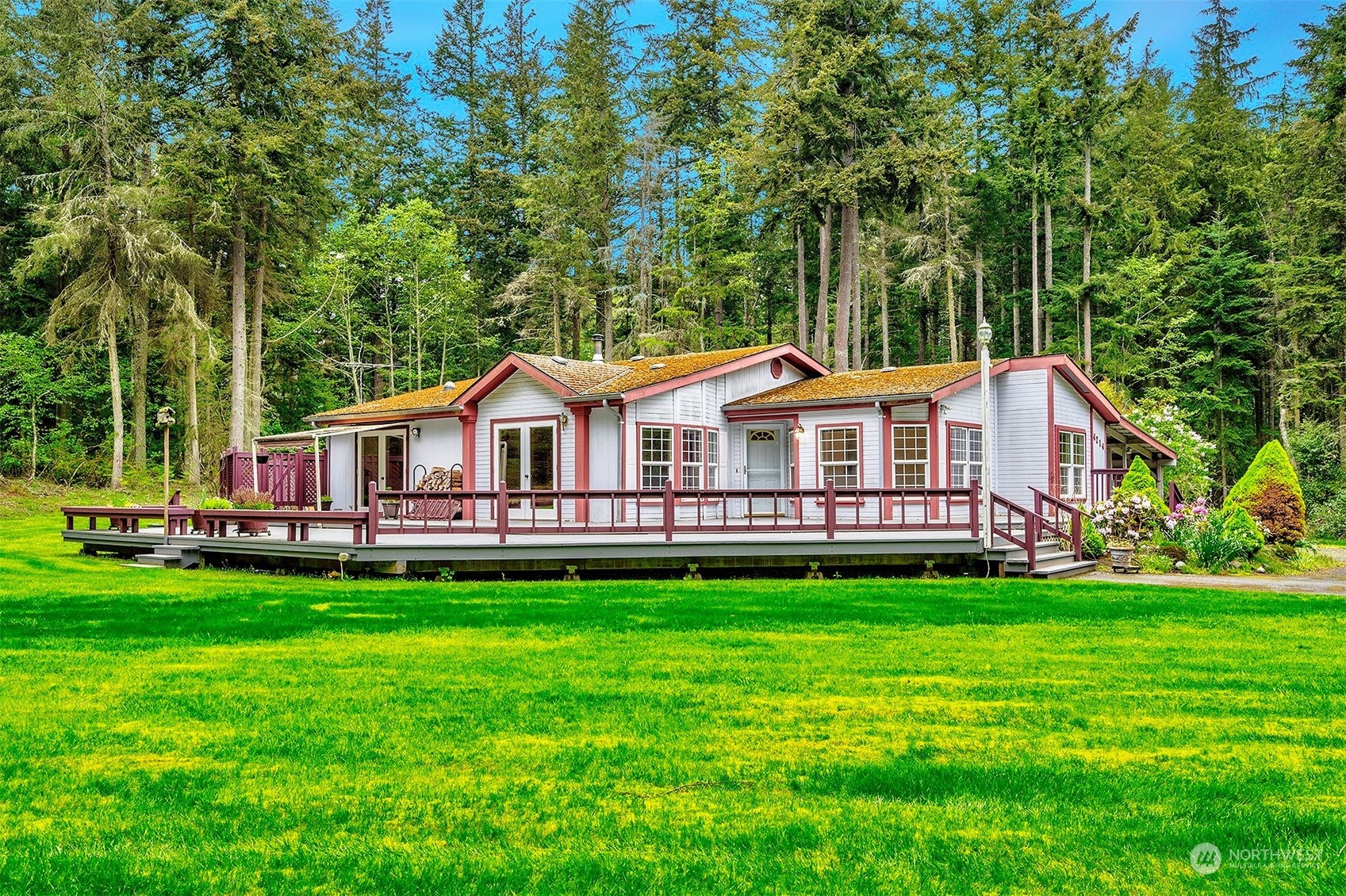 4214 Junco Road Greenbank, WA 98253 - Photo 3 of 29 Gallery Image 3