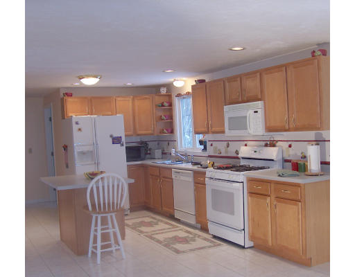 25 Carter Road Shrewsbury, MA 01545 - Photo 3 of 30 Gallery Image 3