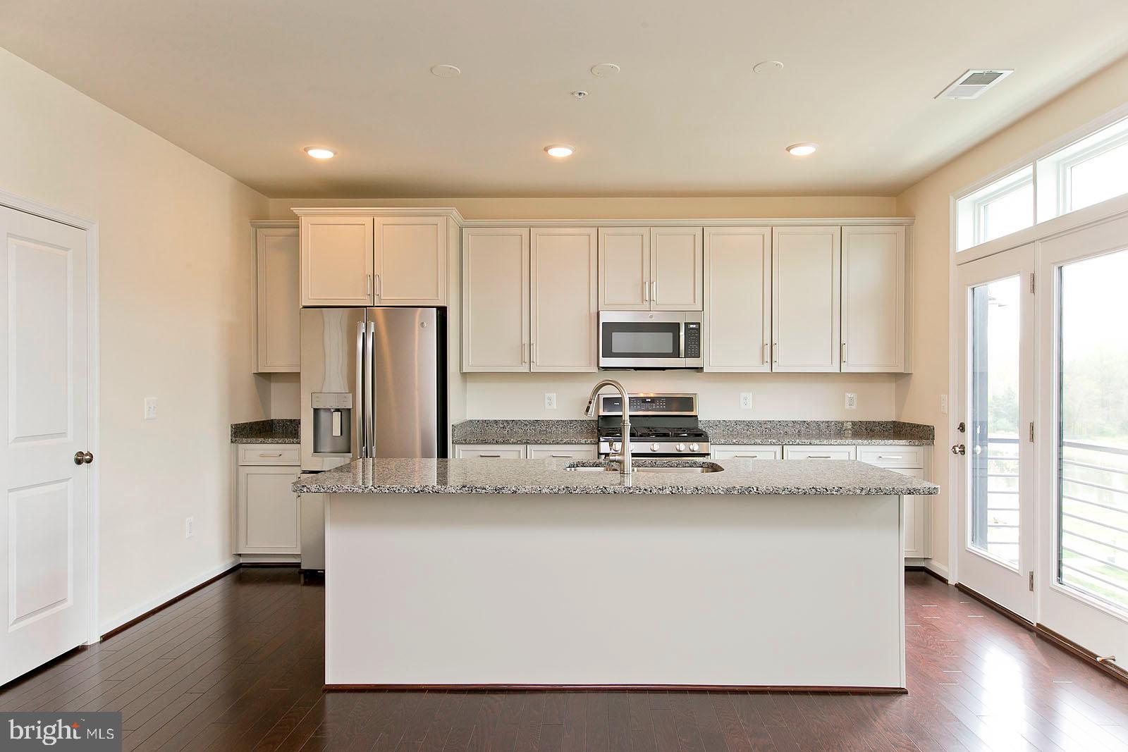 1122 Ribbon Limestone Terrace Southeast Leesburg, VA 20175 - Photo 12 of 57 Gallery Image 12