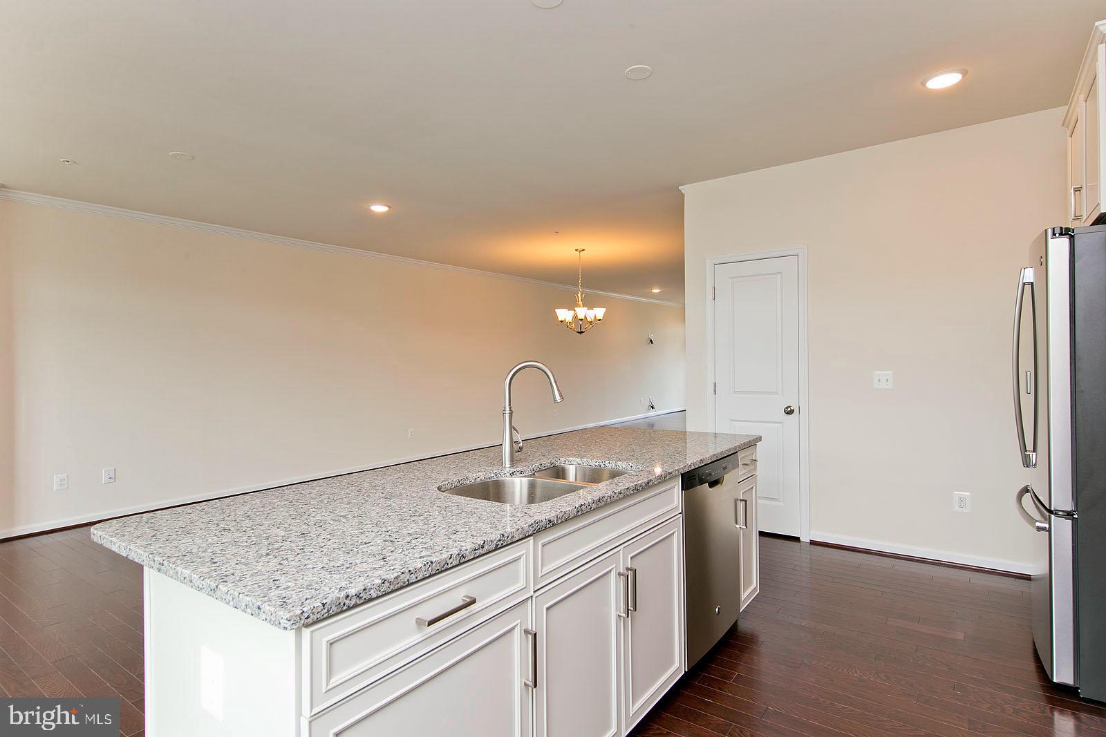 1122 Ribbon Limestone Terrace Southeast Leesburg, VA 20175 - Photo 15 of 57 Gallery Image 15