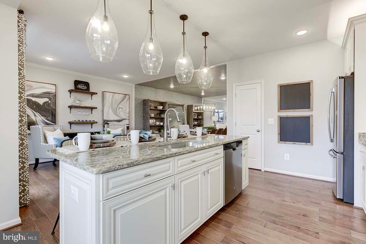 1122 Ribbon Limestone Terrace Southeast Leesburg, VA 20175 - Photo 42 of 57 Kitchen