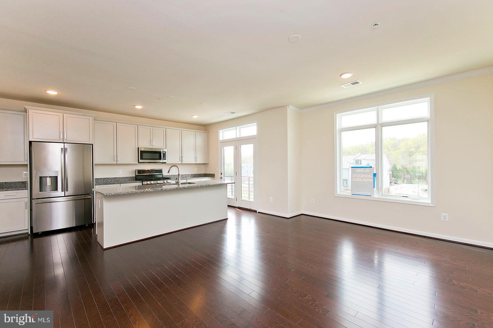 1122 Ribbon Limestone Terrace Southeast Leesburg, VA 20175 - Photo 9 of 57 Gallery Image 9