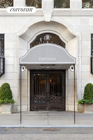 $22,800,000 | 15 Central Park West, Unit 27D | Upper West Side