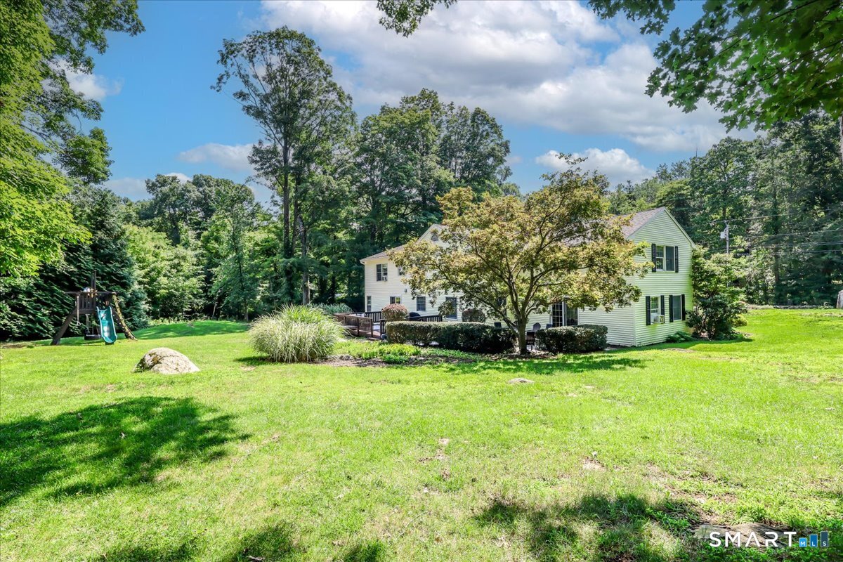 311 Mountain Road Wilton, CT 06897 - Photo 5 of 40