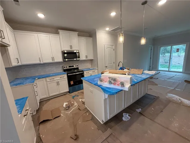 $394,990 | 204 Oakdale Frst Court, Jamestown, NC 27282