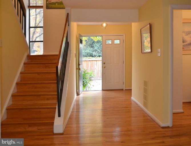 11814 Grey Birch Place Reston, VA 20191 - Photo 3 of 30 Interior (General)