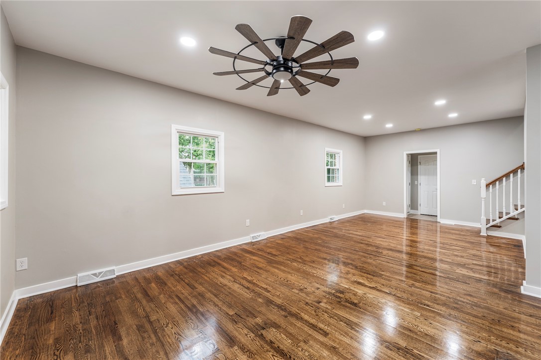 110 Hatcher Road Townville, SC 29689 - Photo 9 of 48 Living room