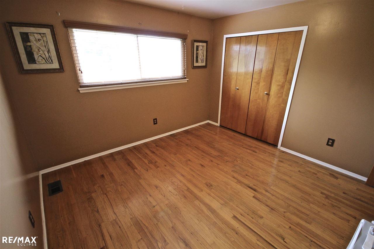 14043 Martin Road Warren, MI 48088 - Photo 15 of 29 31357088-14.JPG