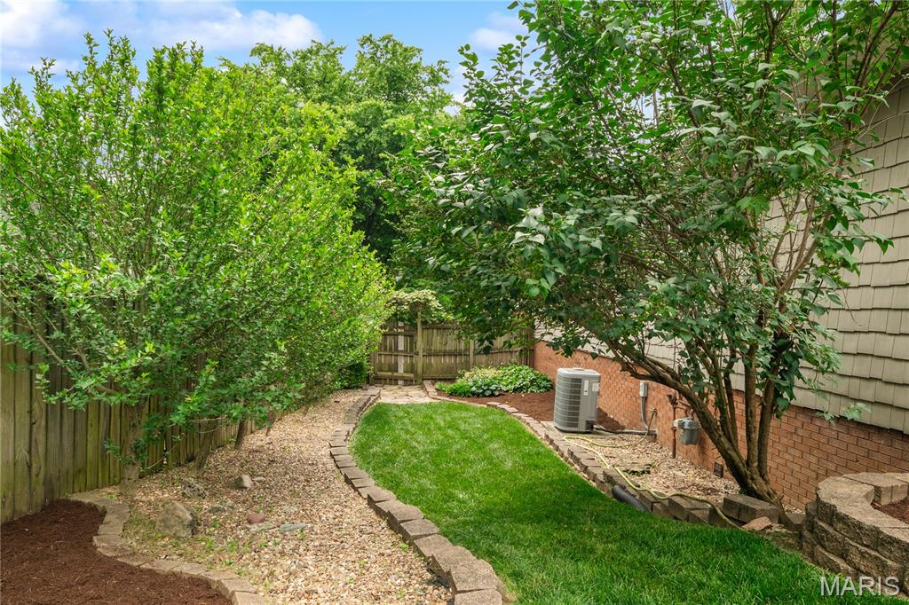 640 Strawberry Lane Jackson, MO 63755 - Photo 5 of 42