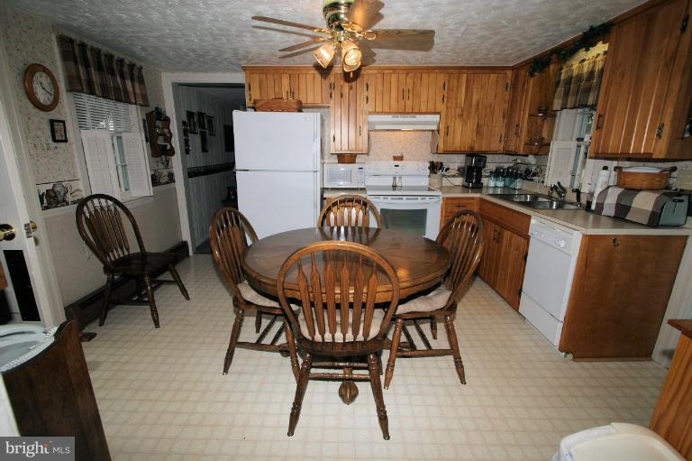 8100 Mapleville Road Boonsboro, MD 21713 - Photo 2 of 20 Kitchen