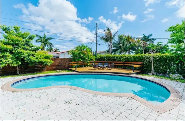$1,050,000 | 2521 Northeast 51st Street, Lighthouse Point, FL 33064