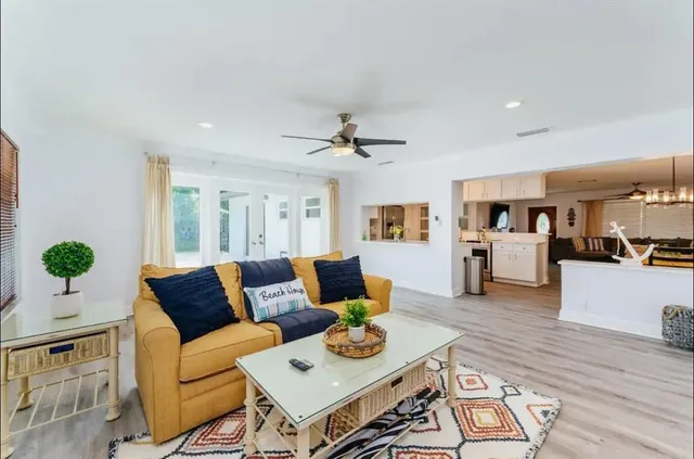 $1,050,000 | 2521 Northeast 51st Street, Lighthouse Point, FL 33064