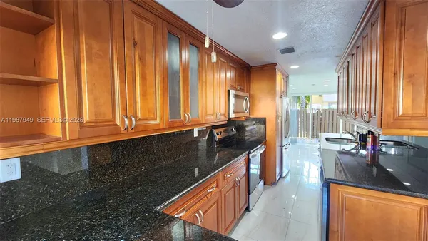 $3,600 | 841 Northwest 81st Avenue, Unit 8, Plantation, FL 33324