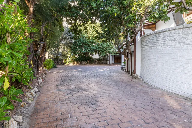 $15,900 | 3490 South Ocean Boulevard, South Palm Beach, FL 33480