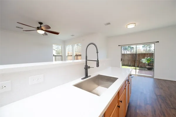 $2,200 | 16026 Limestone Lake Drive, Tomball, TX 77377