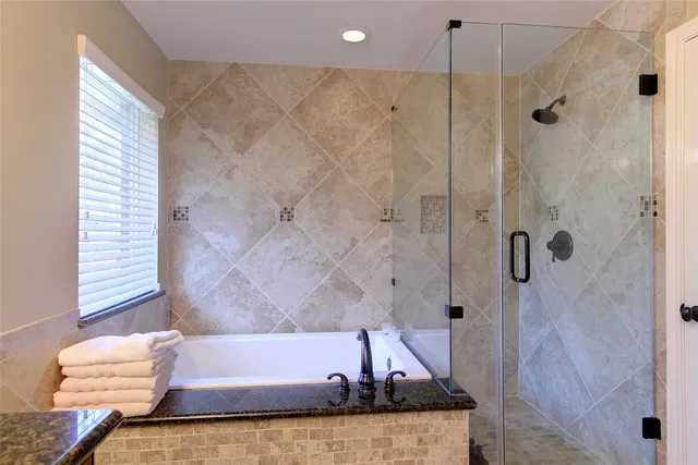 $2,499 | 142 West Russet Grove Circle, The Woodlands, TX 77384