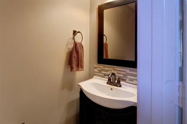 $2,499 | 142 West Russet Grove Circle, The Woodlands, TX 77384