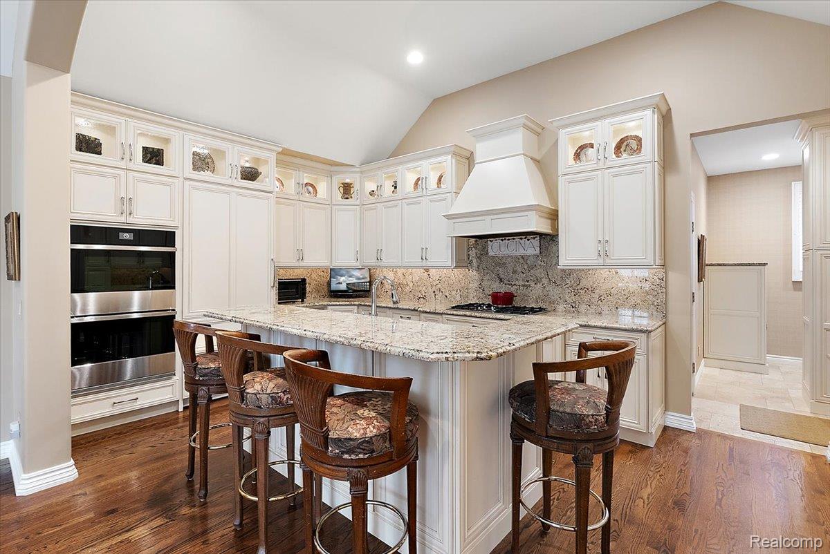 2570 Stoneykirk Court Rochester, MI 48306 - Photo 7 of 42 27-2570 Stoneykirk-27.jpg