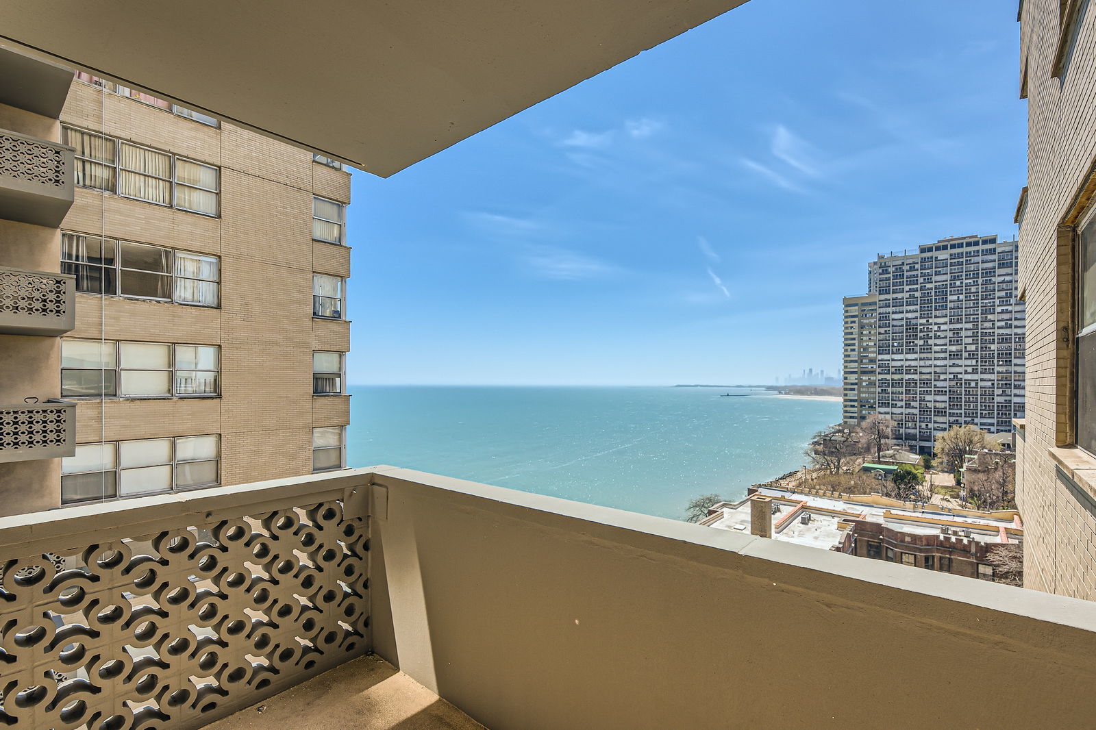 6301 North Sheridan Road, Unit 10F Chicago, IL 60660 - Photo 17 of 19 a view of balcony with an outdoor space