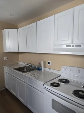 $2,600 | 30 South White Street, Poughkeepsie, NY 12601