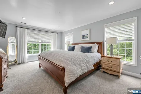 $775,000 | 94 Heather Lane, Wyckoff, NJ 07481