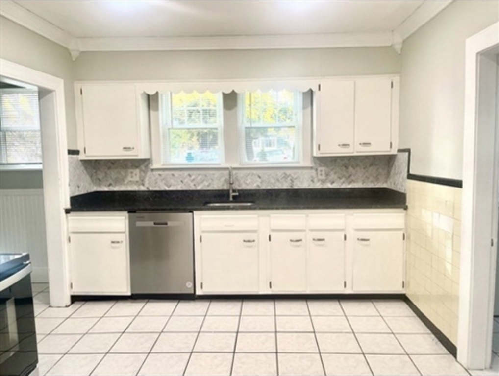 7 Wawecus Road, Unit 1 Worcester, MA 01605 - Photo 2 of 38