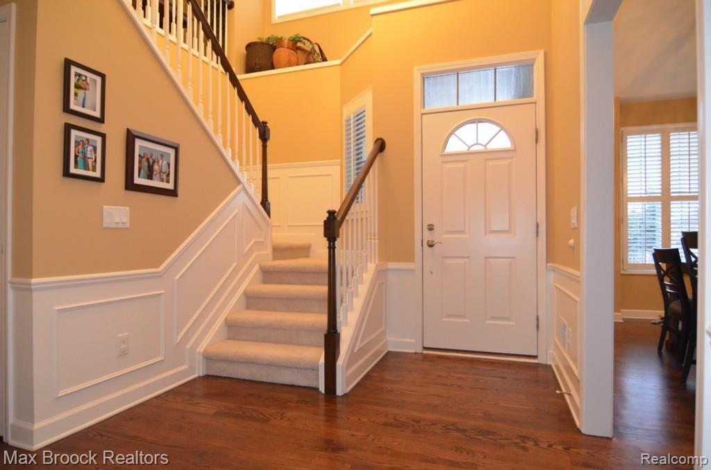 3717 Tremonte Circle Rochester, MI 48306 - Photo 4 of 38 Foyer (2).jpg