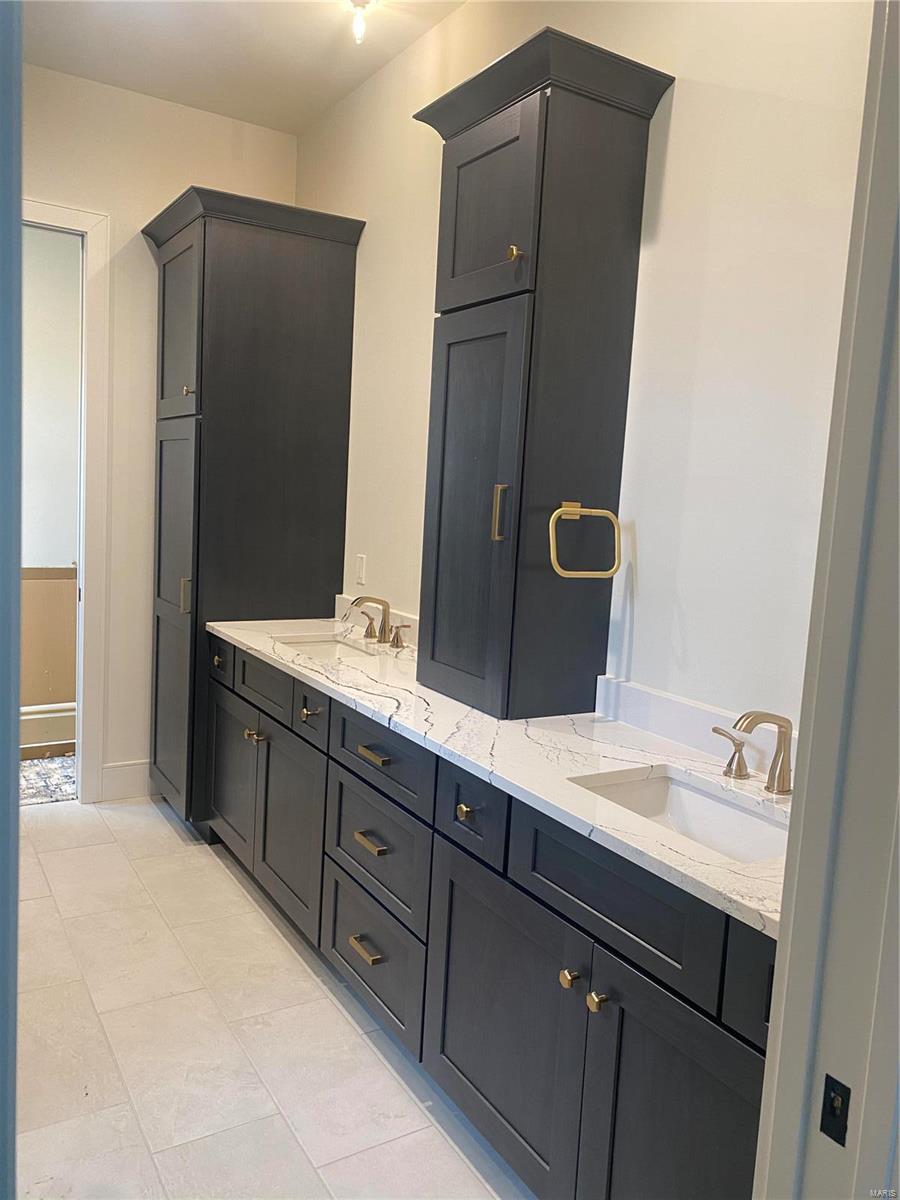 9029 Clayton Road St. Louis, MO 63124 - Photo 8 of 21 Gallery Image 8