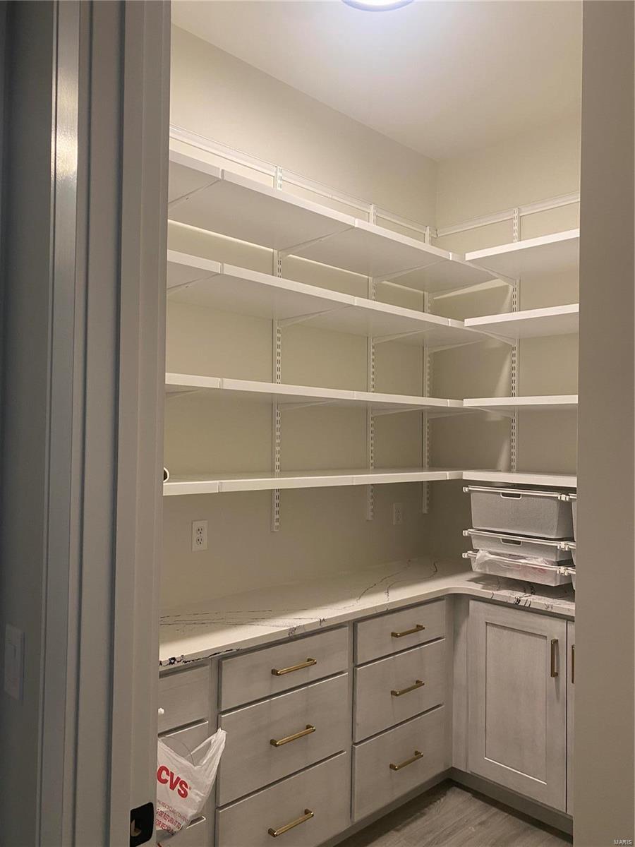 9029 Clayton Road St. Louis, MO 63124 - Photo 9 of 21 Gallery Image 9