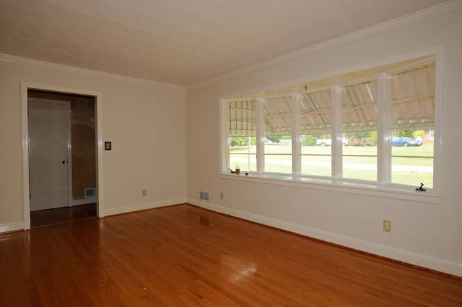 [photo 2049137] Family Room
