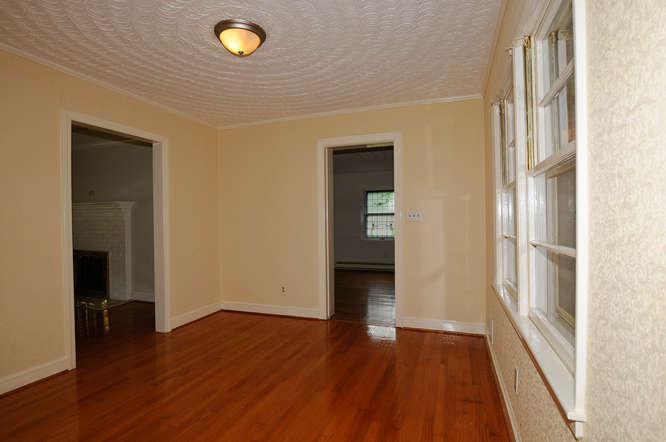 [photo 2049140] Dining Room