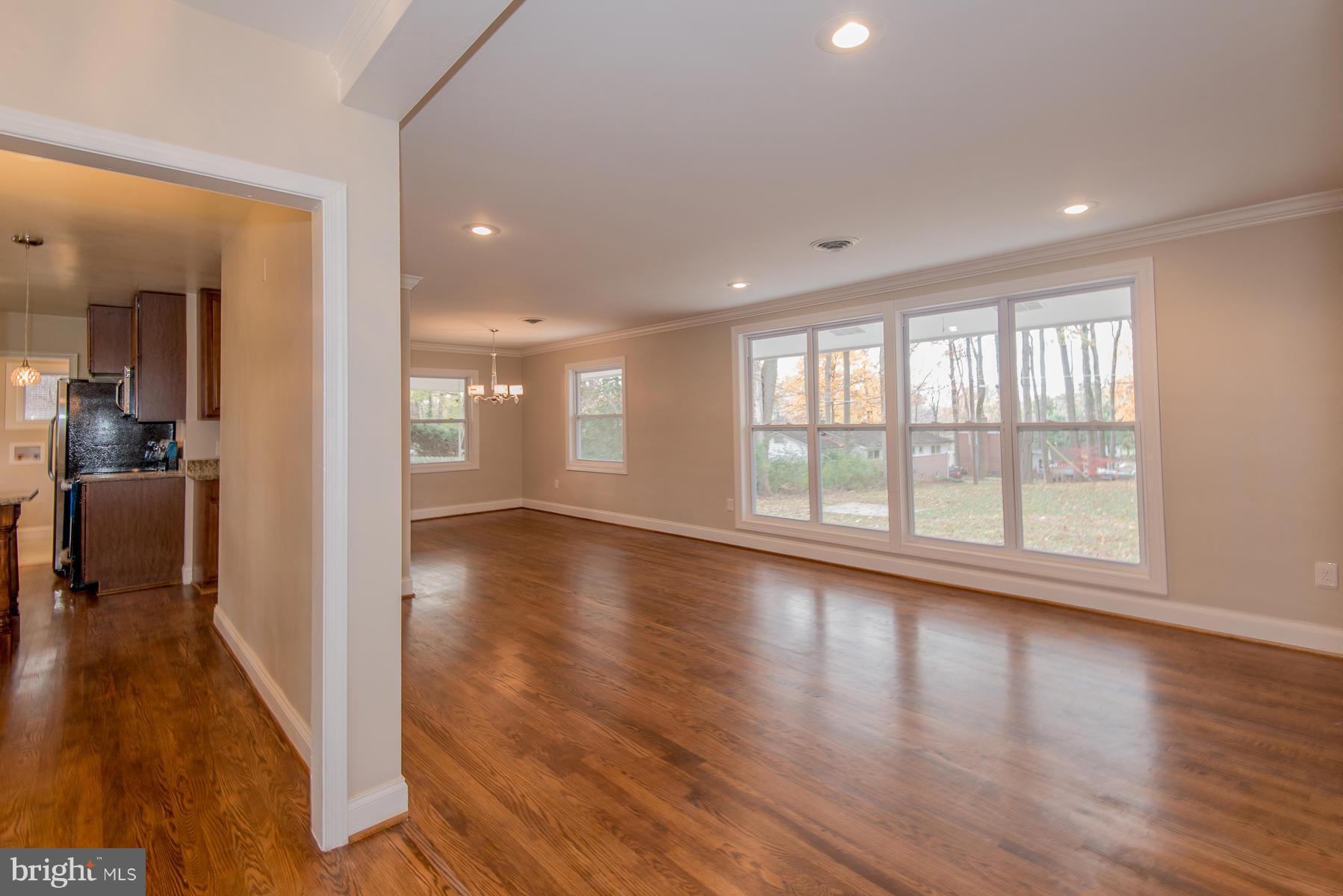 4 Sheraton Road Randallstown, MD 21133 - Photo 5 of 30 Living Room