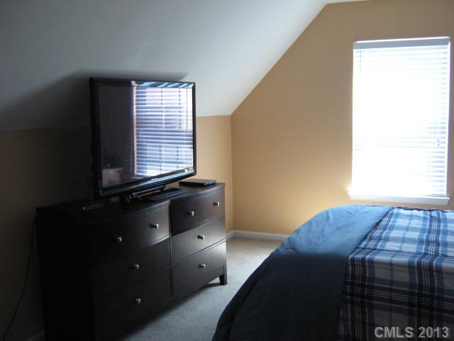 1025 Reigate Road Charlotte, NC 28262 - Photo 10 of 12 Gallery Image 10