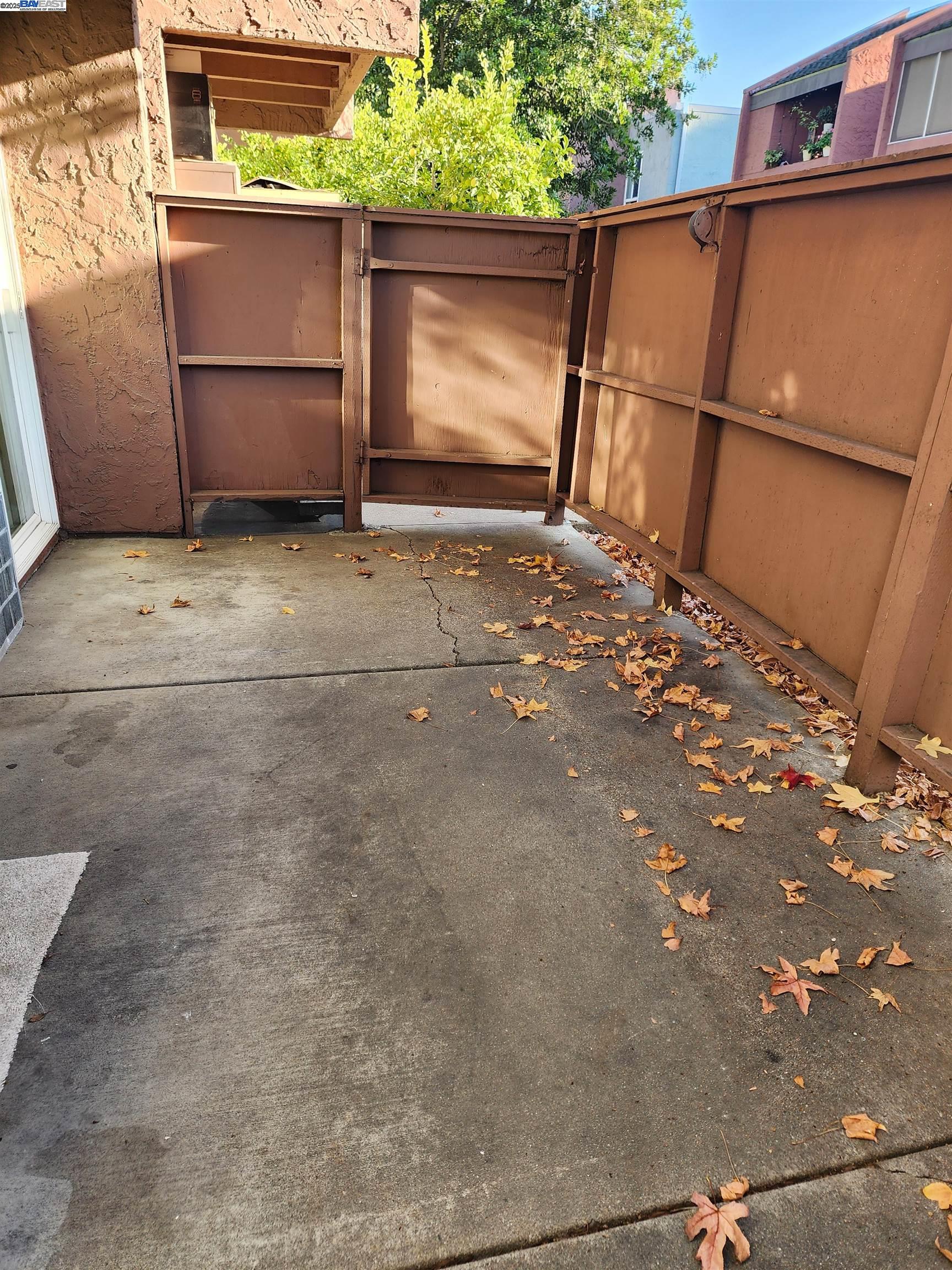 484 Dempsey Road, Unit 186 Milpitas, CA 95035 - Photo 25 of 25 a backyard of a house