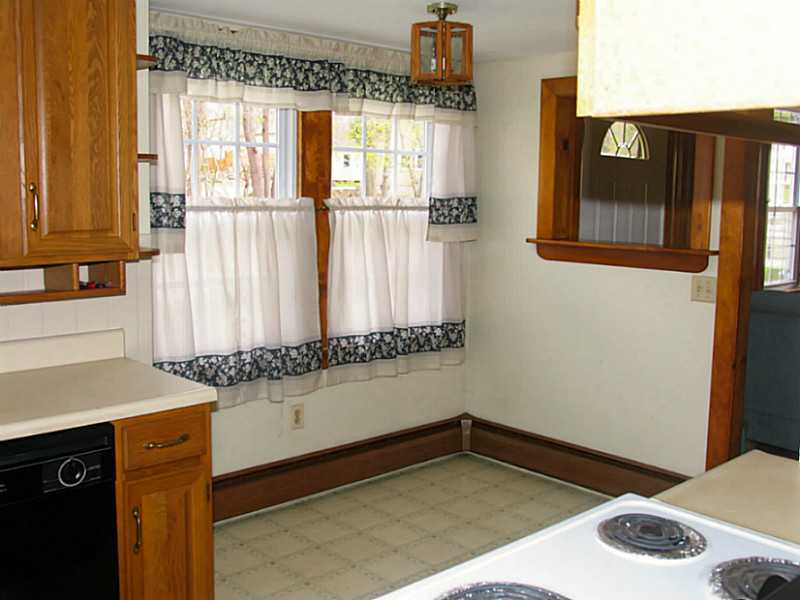 144 Winterberry Road Narragansett, RI 02874 - Photo 7 of 21 Kitchen.