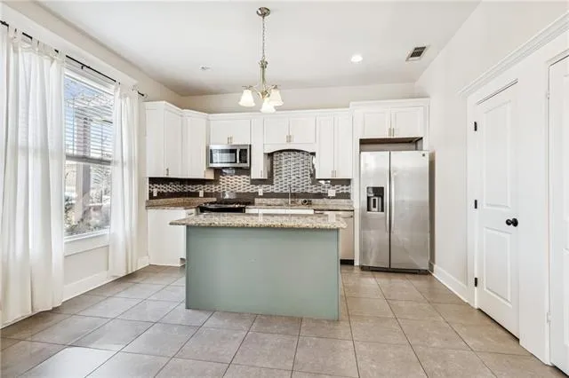 $2,400 | 2418 General Taylor, New Orleans, LA 70115