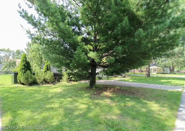 $39,900 | 4612 Gertrude Street, Dearborn Heights, MI 48125