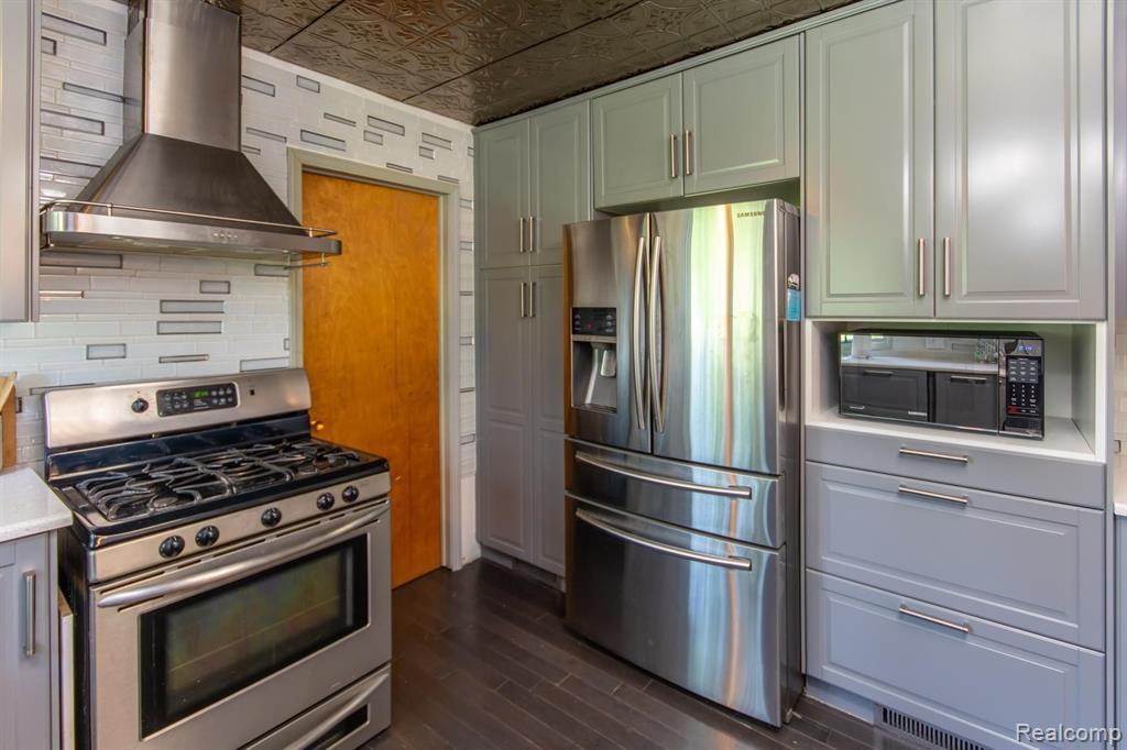 49125 Hull Road Belleville, MI 48111 - Photo 12 of 32
